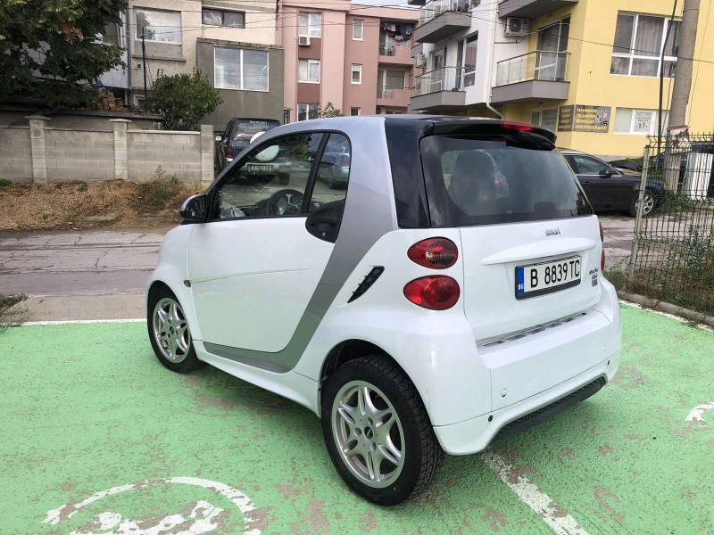 Smart Fortwo, снимка 7 - Автомобили и джипове - 48613835