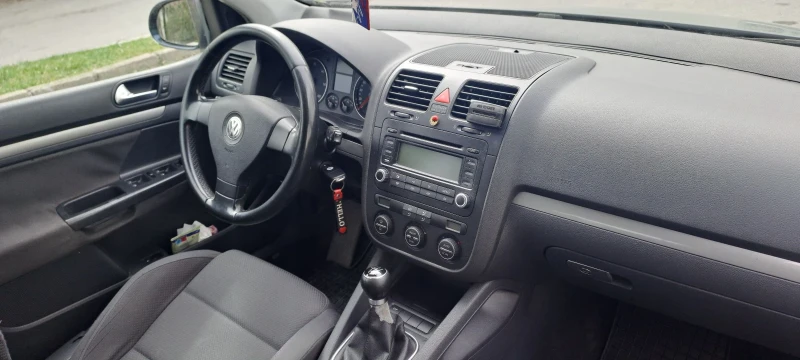 VW Golf 1.9 TDI, снимка 6 - Автомобили и джипове - 49505096