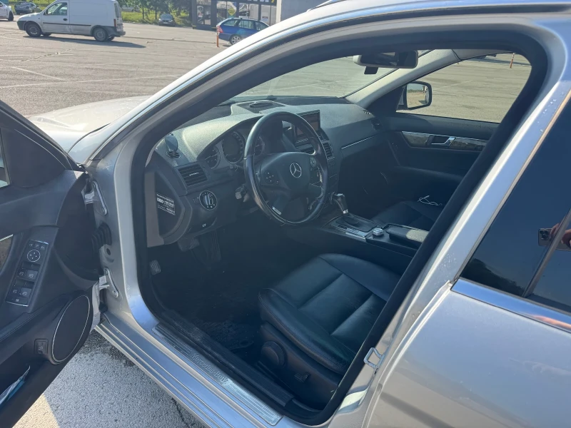 Mercedes-Benz C 220, снимка 8 - Автомобили и джипове - 52951086