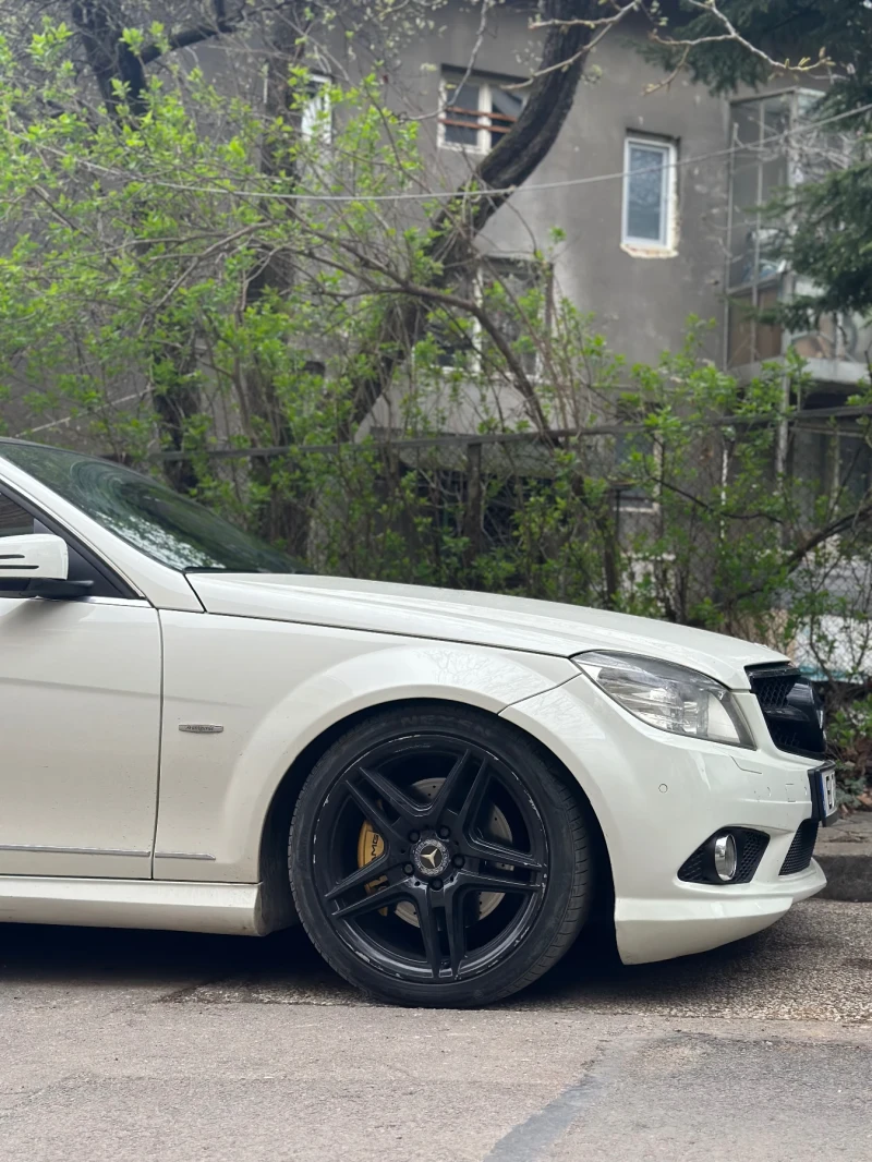 Mercedes-Benz C 320, снимка 8 - Автомобили и джипове - 53101323