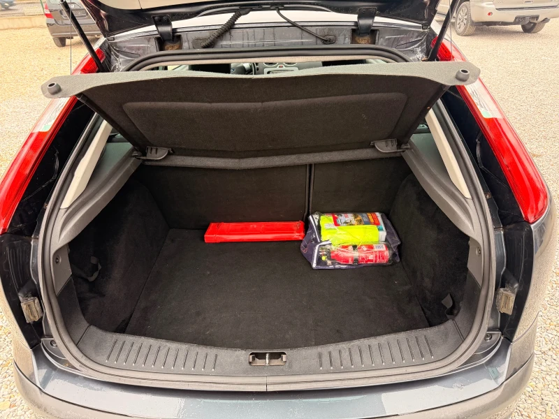 Ford Focus 1, 6 TDCI ВСИЧКО ПЛАТЕНО 8 ГУМИ, снимка 9 - Автомобили и джипове - 53208585