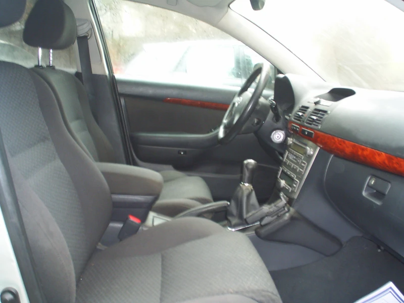 Toyota Avensis 2.0 D-4D 116k.c., снимка 8 - Автомобили и джипове - 53222331