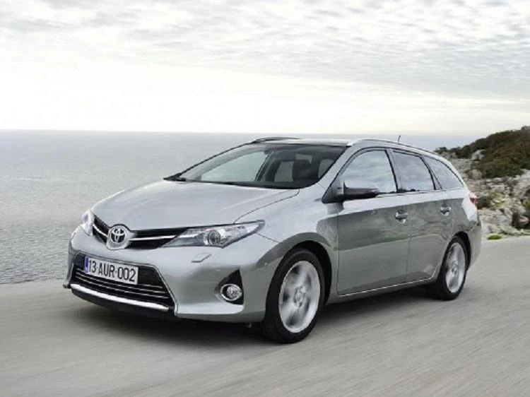 Toyota Auris 1.8, снимка 1 - Автомобили и джипове - 46891174