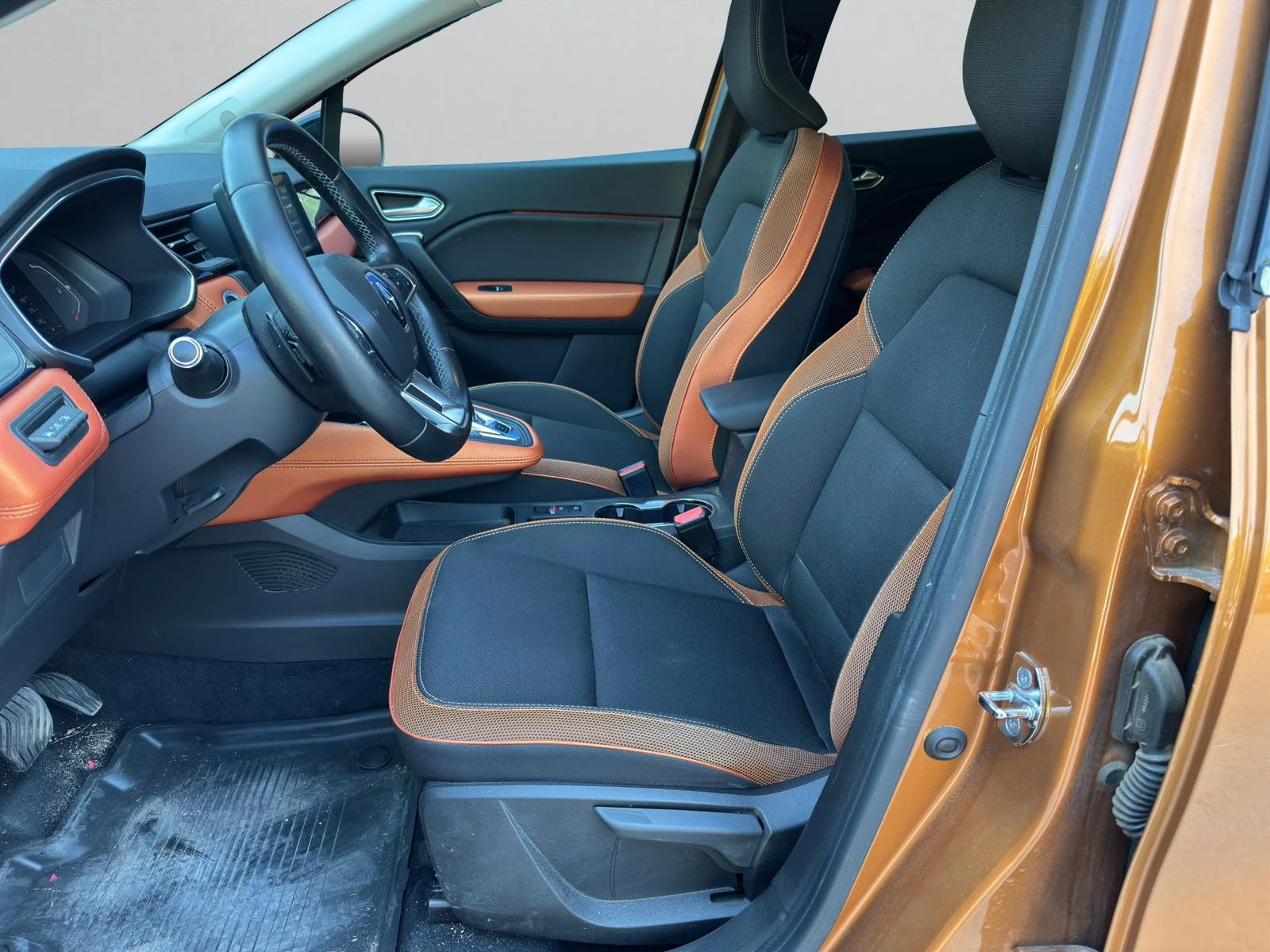 Renault Captur 1.3 INTENSE 130 к.с. - изображение 10