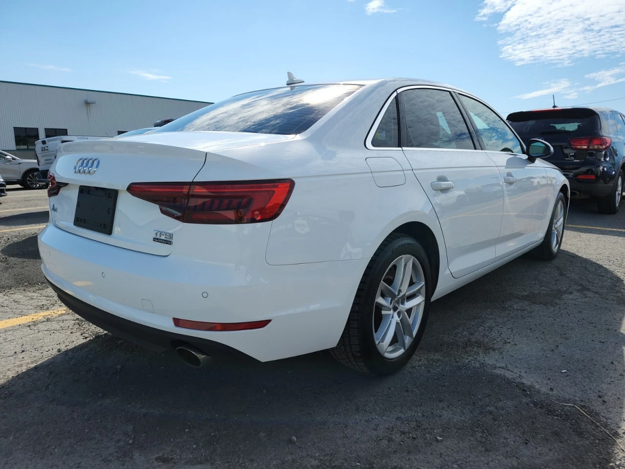 Audi A4 * CARFAX * АВТО КРЕДИТ * ЦЕНА ДО БГ! - изображение 3