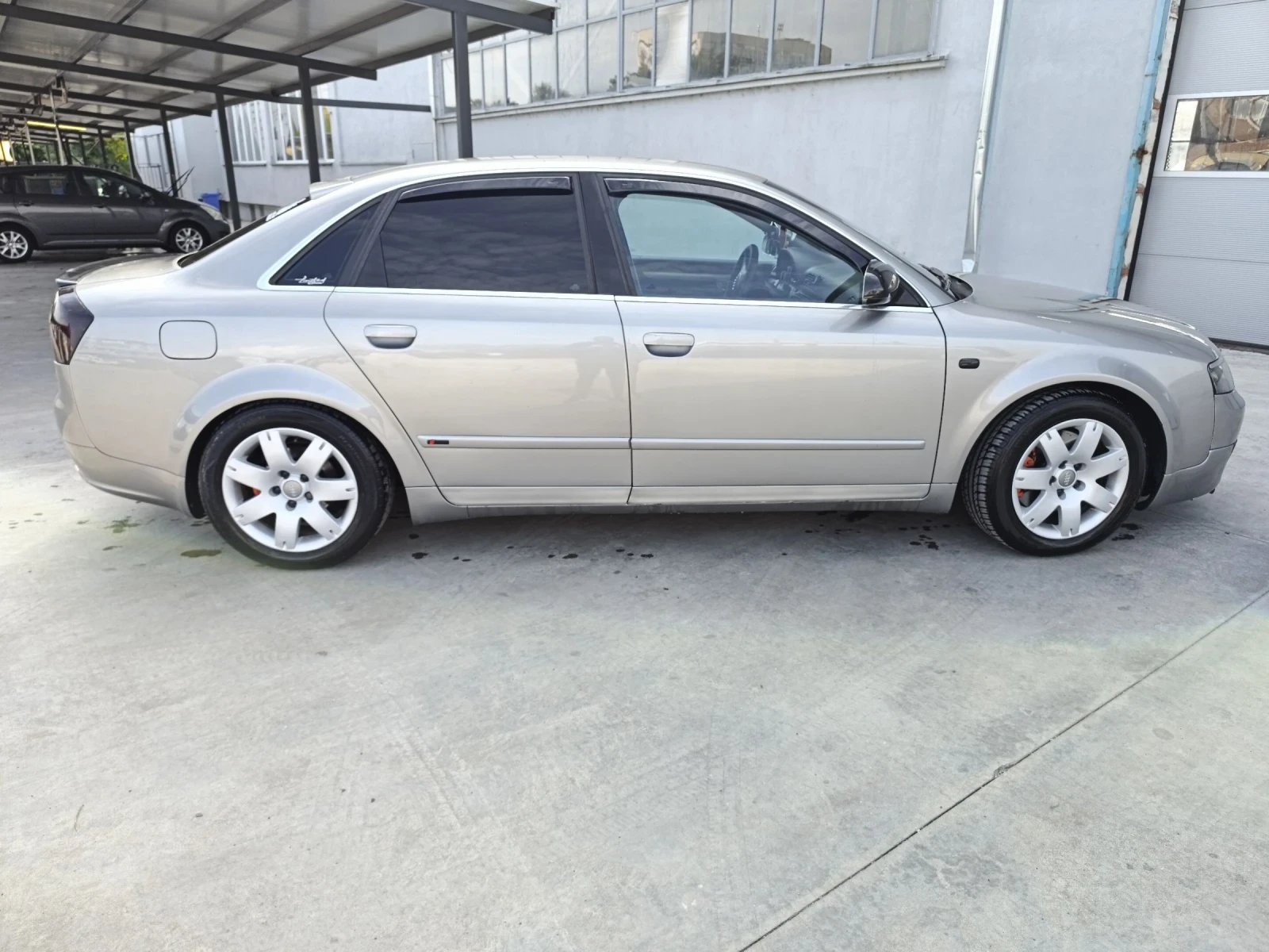 Audi A4 B6 - изображение 7
