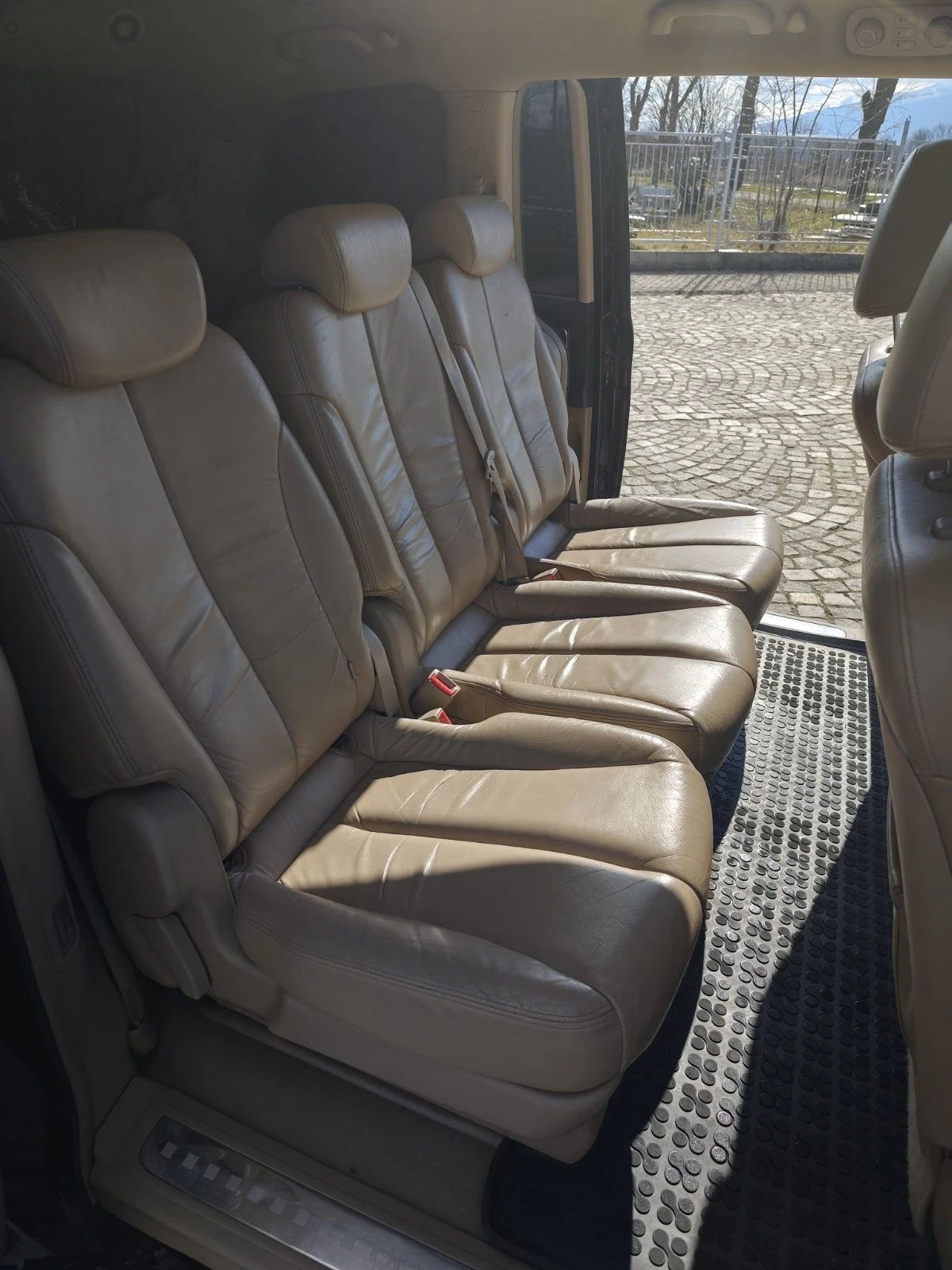 Kia Carnival, снимка 14 - Автомобили и джипове - 53719678