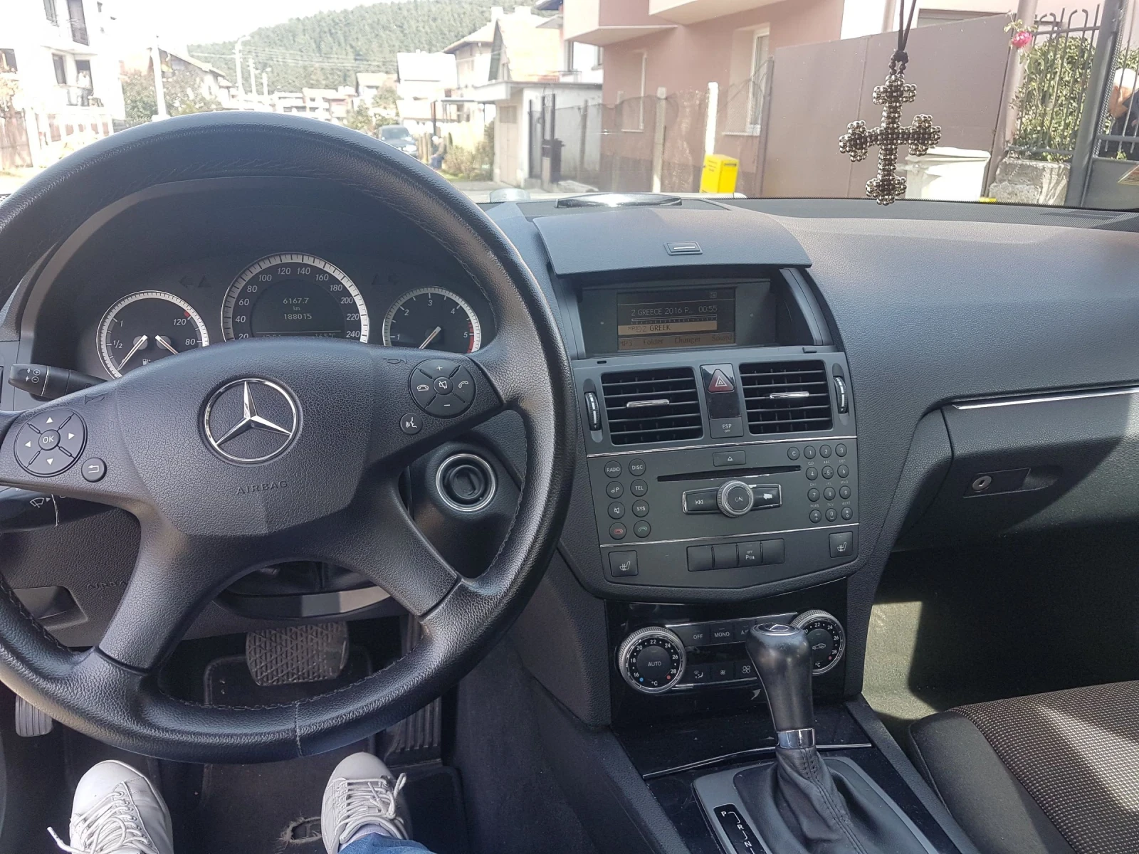 Mercedes-Benz C 220, снимка 4 - Автомобили и джипове - 53955607