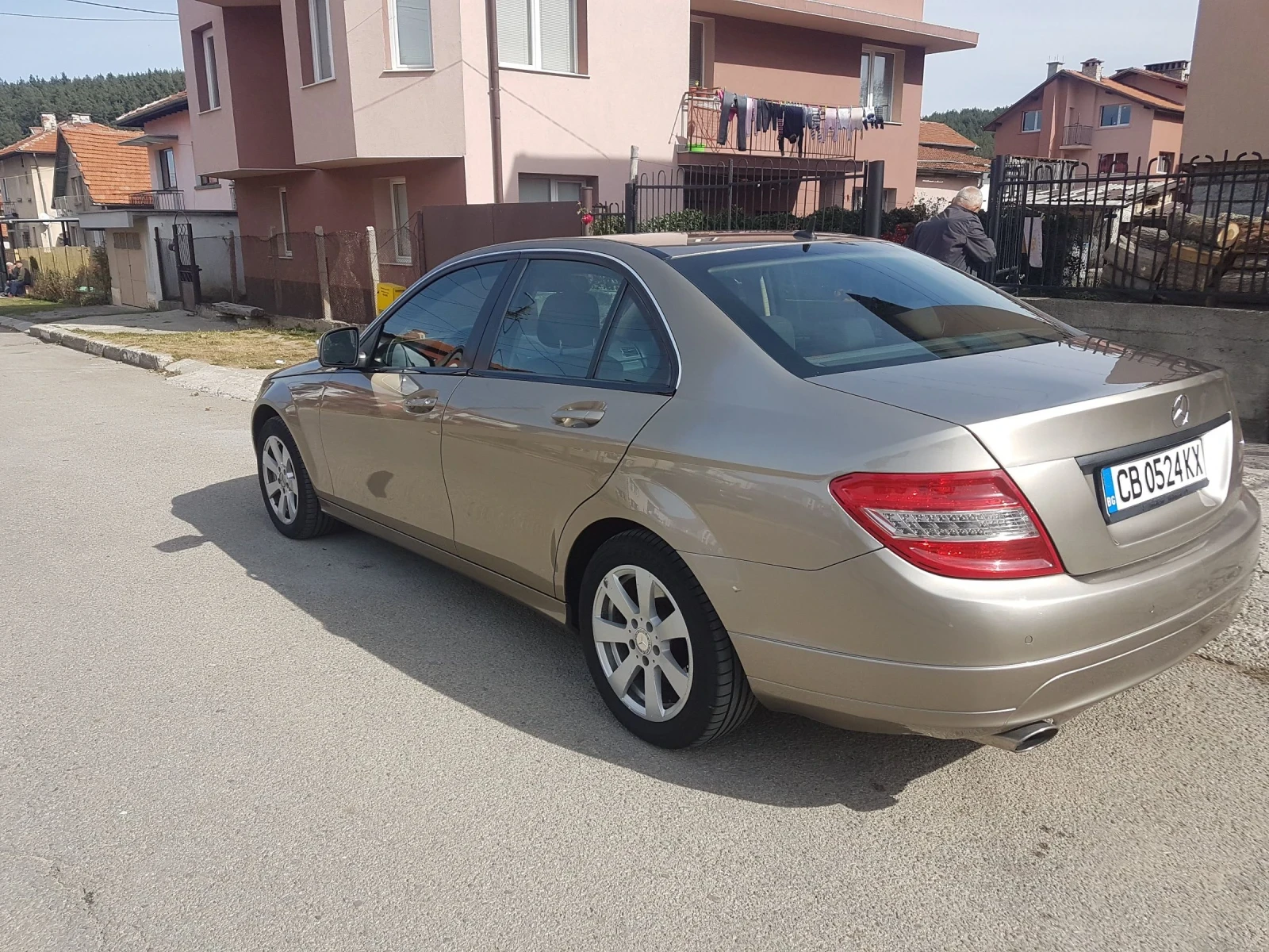 Mercedes-Benz C 220, снимка 2 - Автомобили и джипове - 53955607