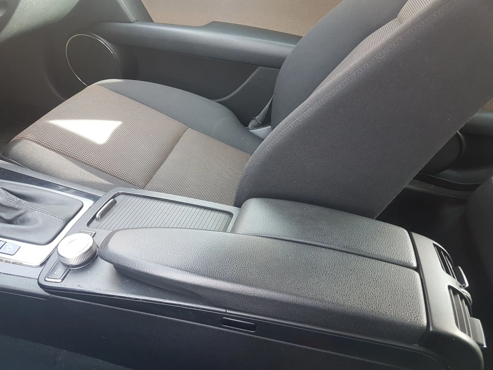 Mercedes-Benz C 220, снимка 7 - Автомобили и джипове - 53955607