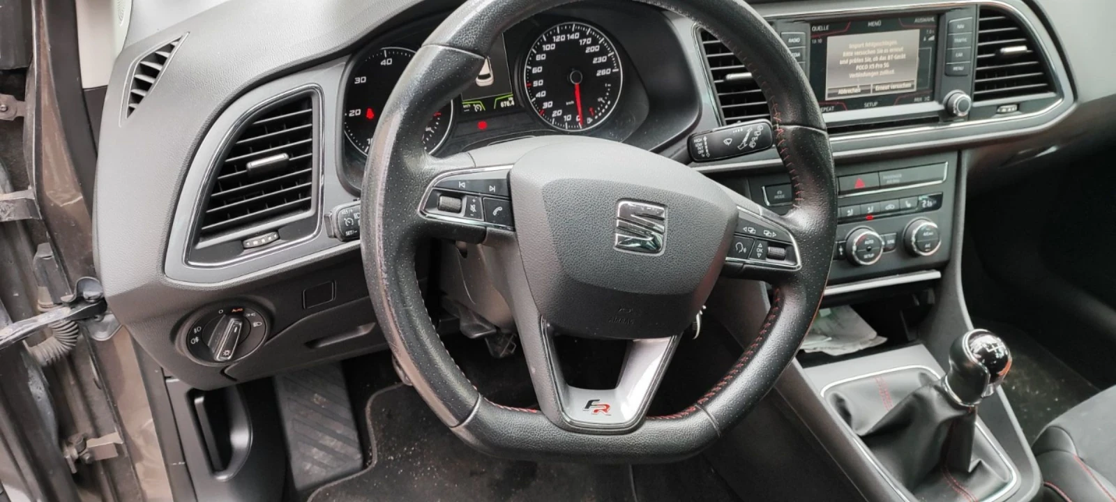 Seat Leon 2.0 TDI , снимка 9 - Автомобили и джипове - 54077872