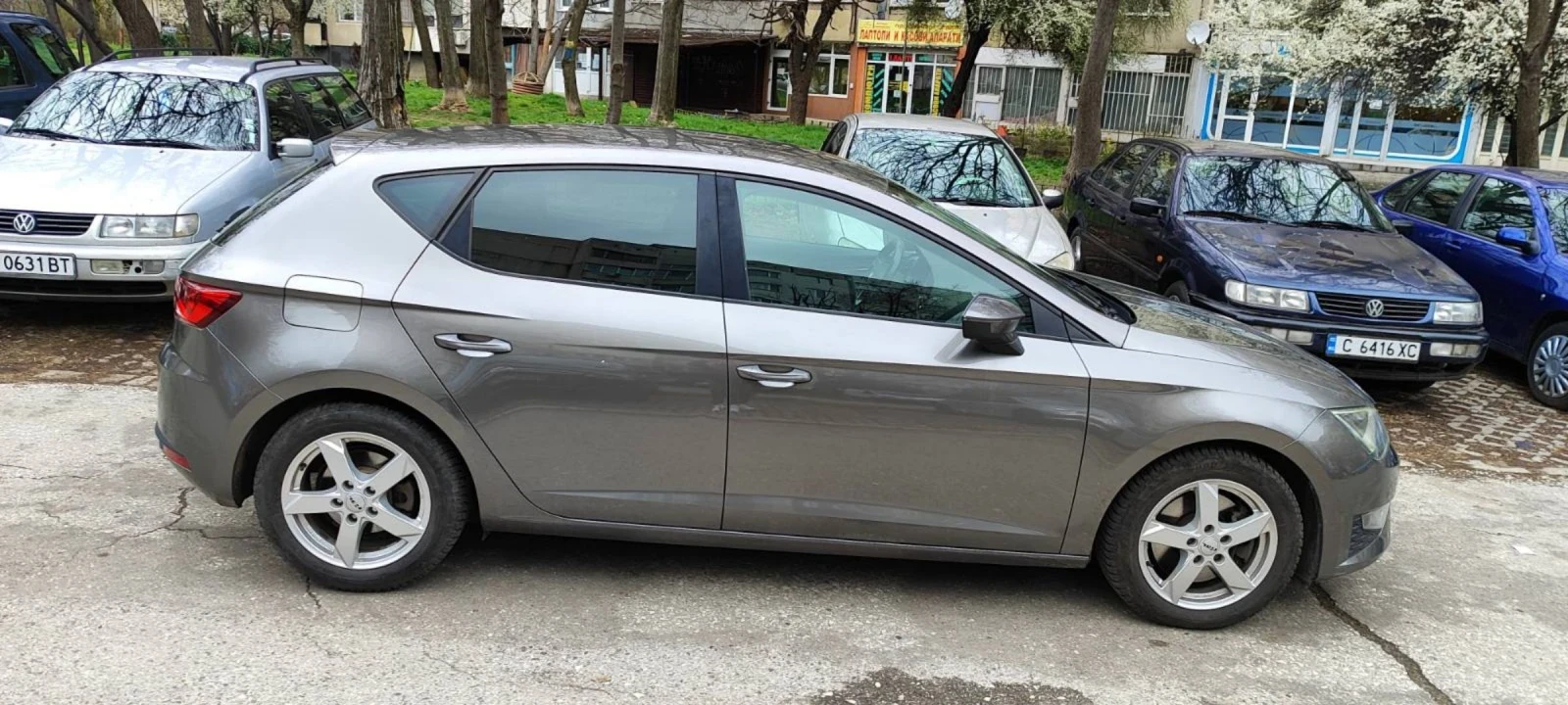 Seat Leon 2.0 TDI , снимка 6 - Автомобили и джипове - 54077872