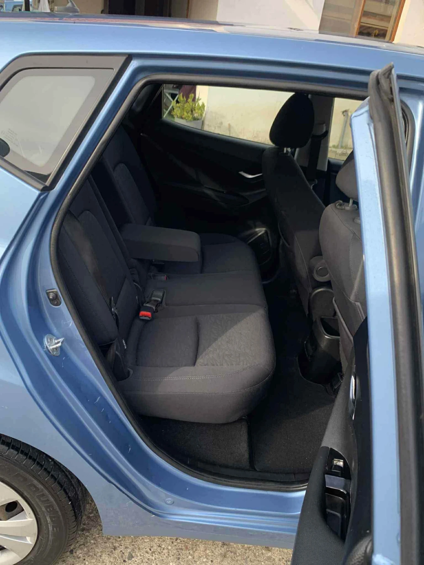 Hyundai Ix20, снимка 7 - Автомобили и джипове - 54761891
