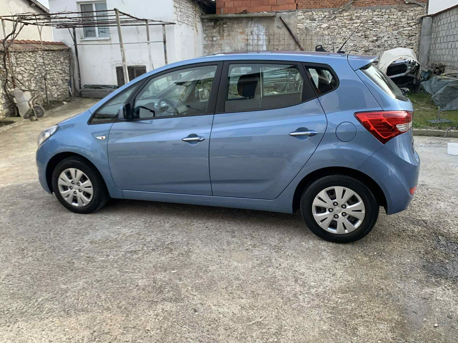 Hyundai Ix20, снимка 2 - Автомобили и джипове - 54761891