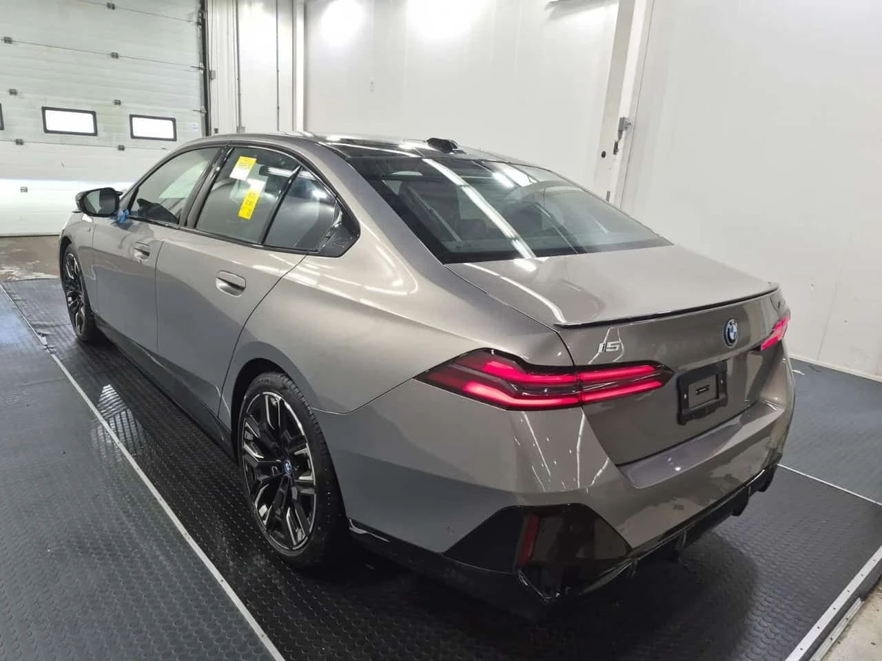 BMW i5 * M60 XDRIVE * CARFAX * От BMW * , снимка 5 - Автомобили и джипове - 55230482