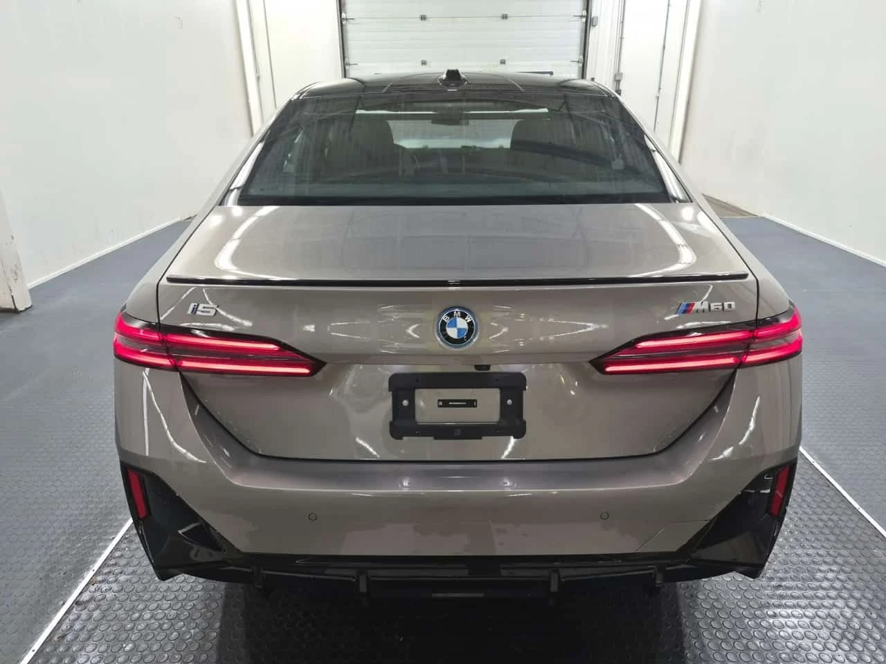 BMW i5 * M60 XDRIVE * CARFAX * От BMW * , снимка 4 - Автомобили и джипове - 55230482