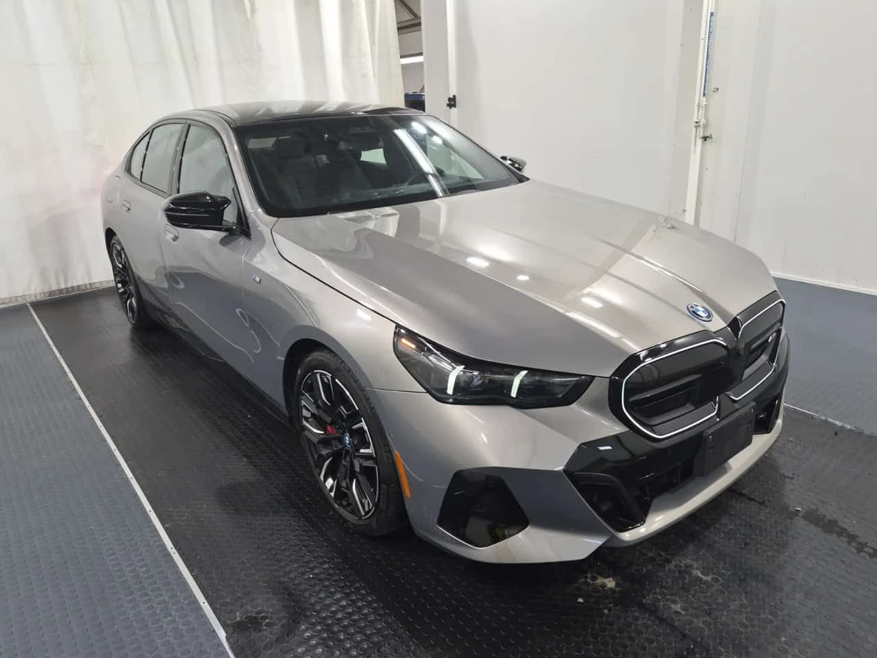 BMW i5 * M60 XDRIVE * CARFAX * От BMW * , снимка 2 - Автомобили и джипове - 55230482