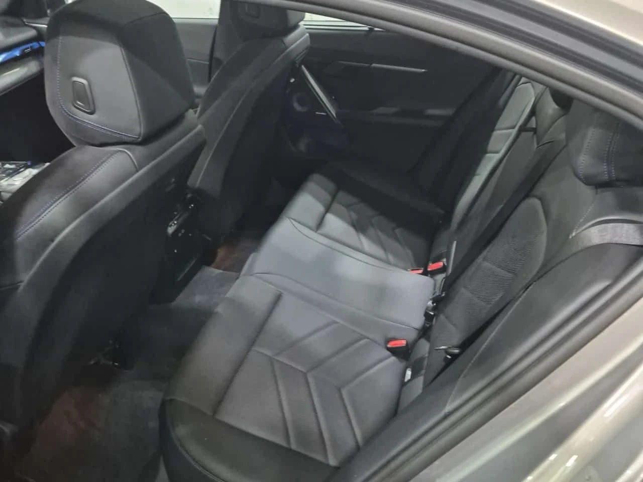 BMW i5 * M60 XDRIVE * CARFAX * От BMW * , снимка 10 - Автомобили и джипове - 55230482