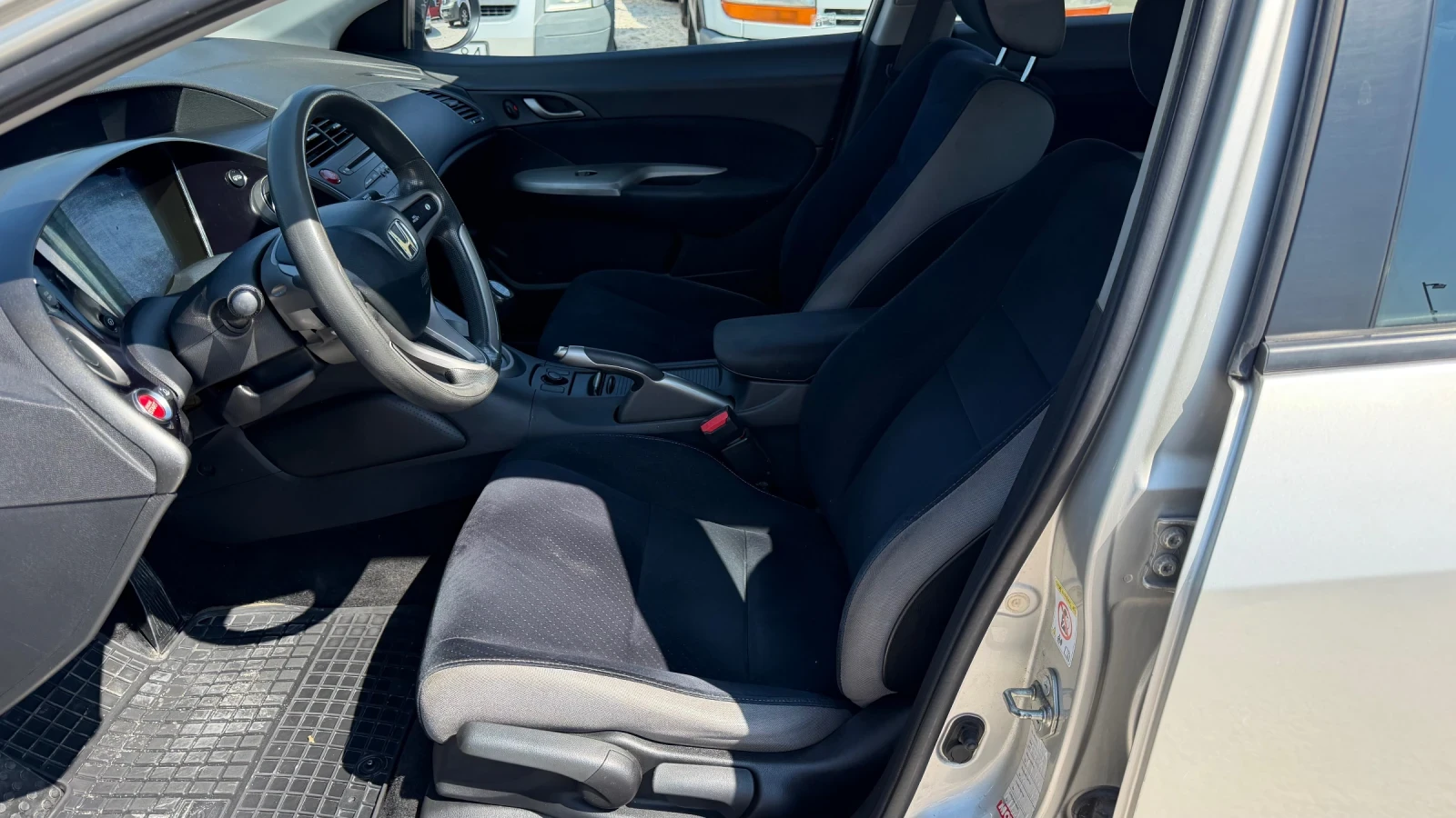 Honda Civic 2.2CTDI БАРТЕР, снимка 9 - Автомобили и джипове - 55785884
