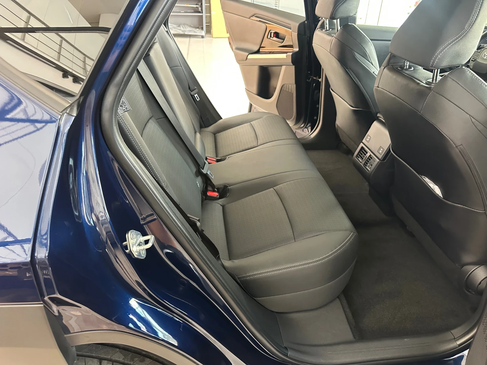Toyota bZ4X Luxury* AWD, снимка 10 - Автомобили и джипове - 55847110