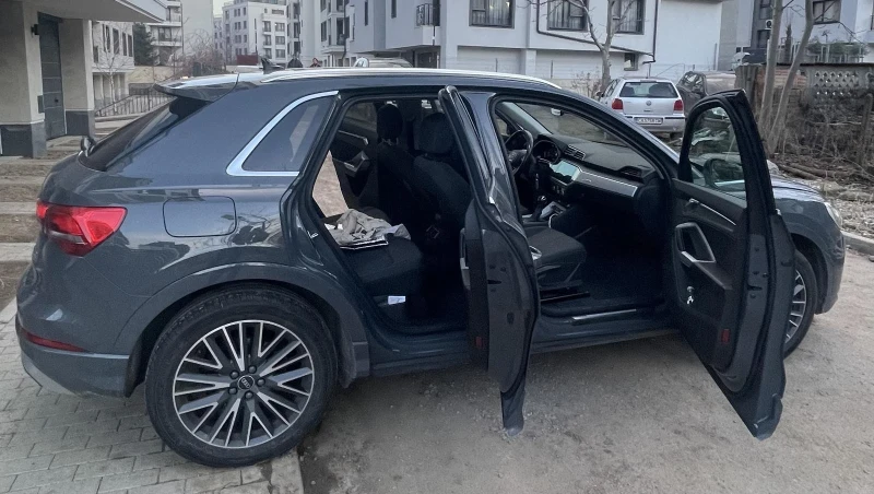 Audi Q3, снимка 8 - Автомобили и джипове - 49106529