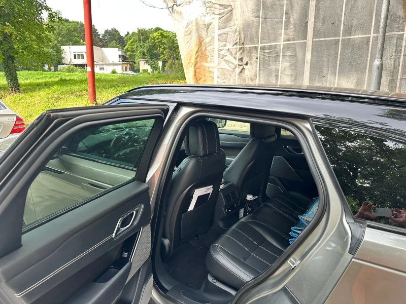 Land Rover Range Rover Velar, снимка 9 - Автомобили и джипове - 51039325