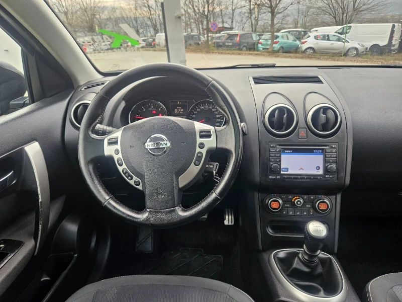 Nissan Qashqai 1.5TDCI, снимка 10 - Автомобили и джипове - 52659358
