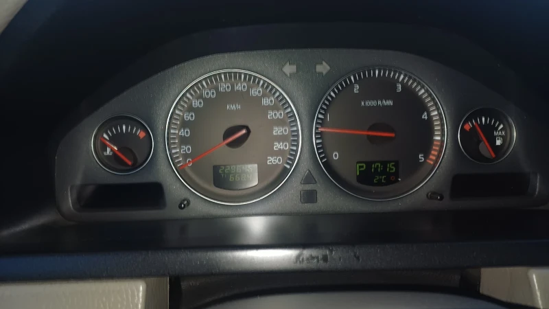 Volvo Xc90, снимка 16 - Автомобили и джипове - 53248239