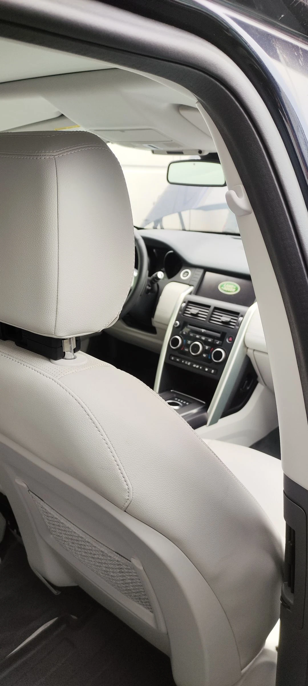 Land Rover Discovery Sport HSE 2.0i 240hp benzin  | Mobile.bg   16