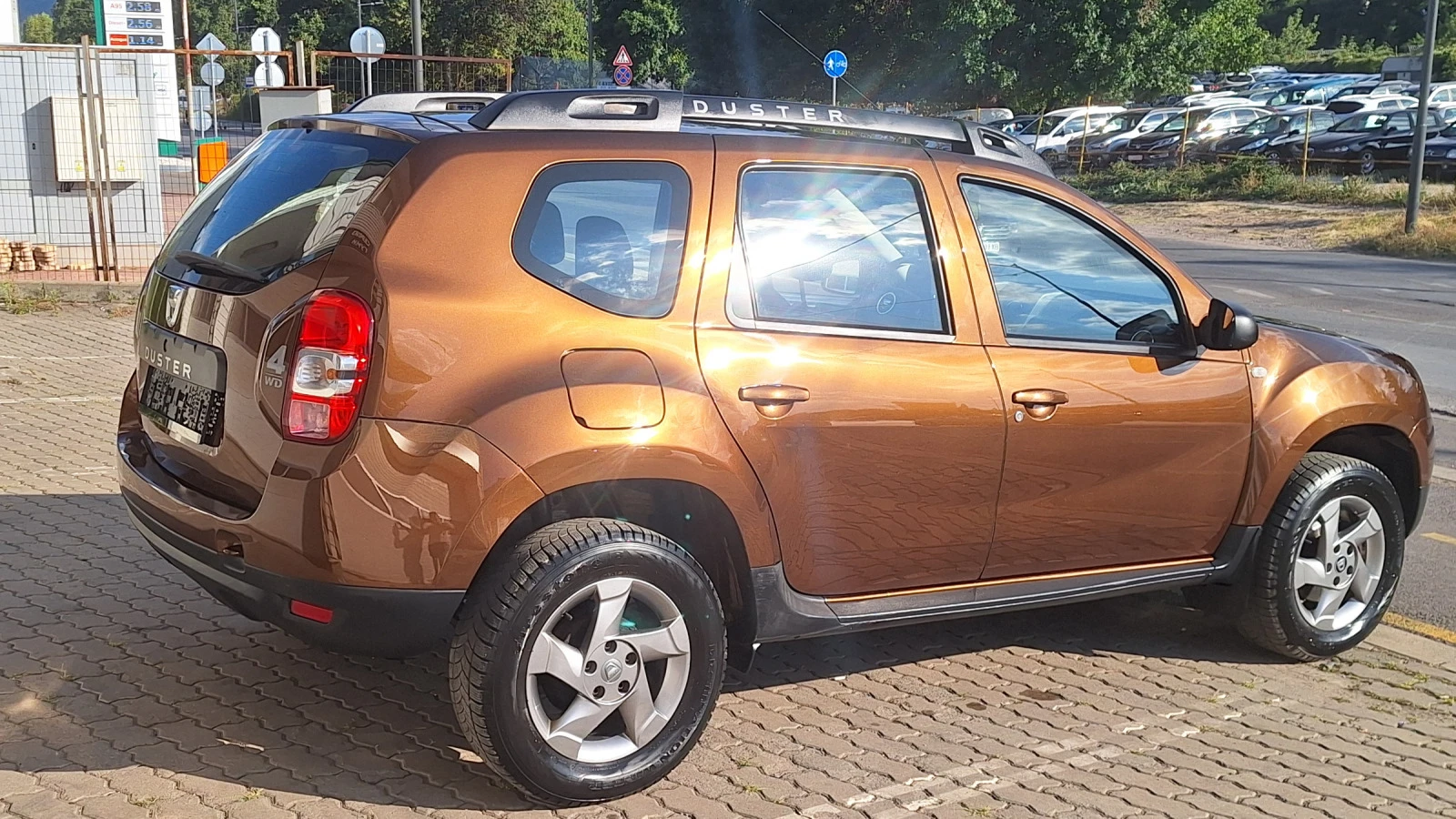 Dacia Duster 1.6 16v Facelift 4x4 Swiss Choko Color  - изображение 6