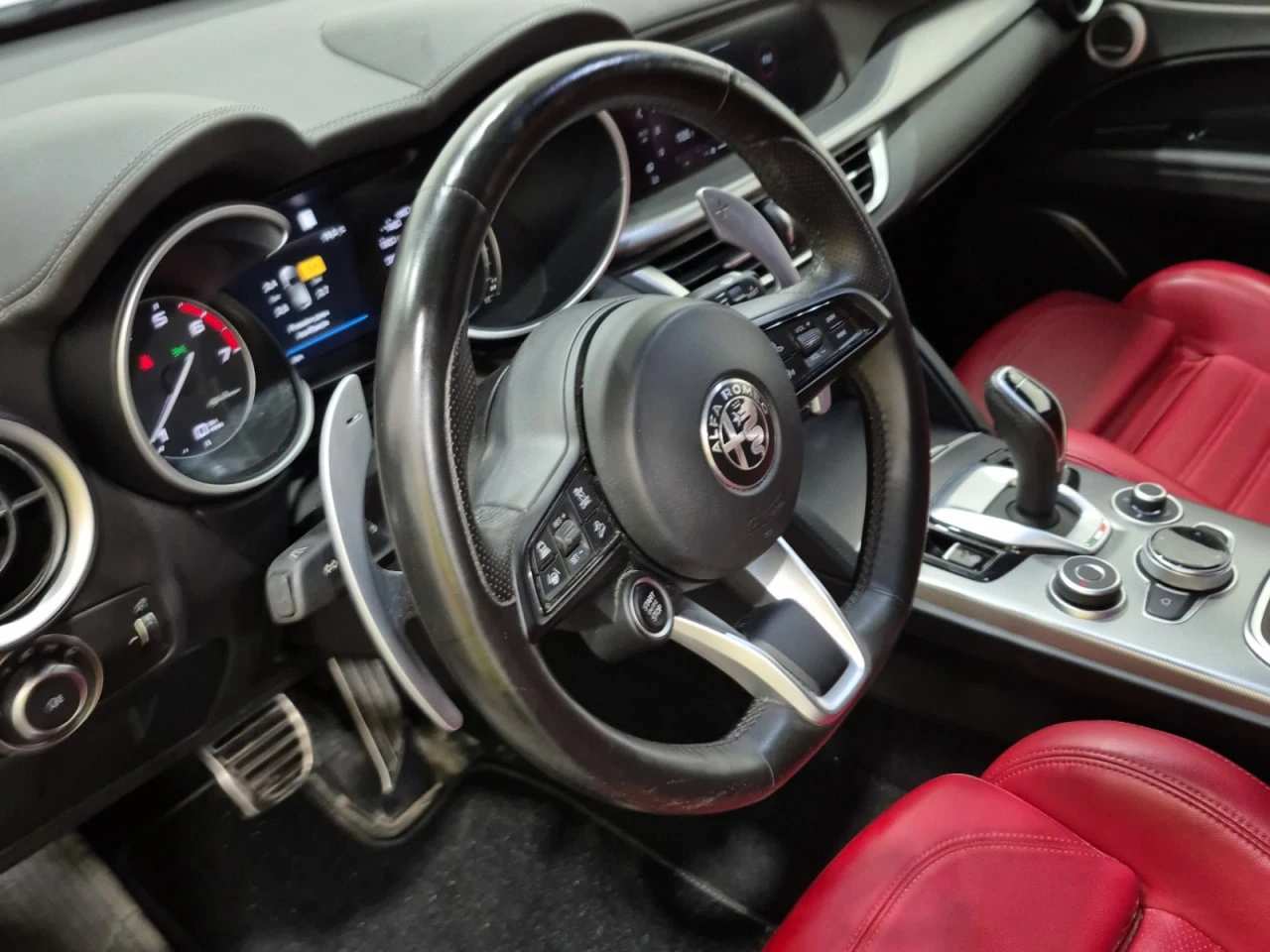 Alfa Romeo Stelvio * CARFAX * АВТО КРЕДИТ * ЦЕНА ДО БГ! - изображение 9