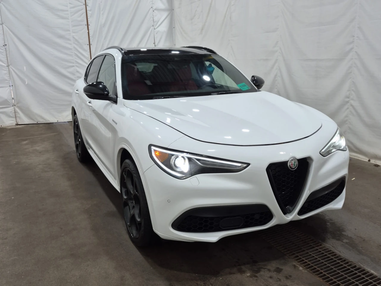 Alfa Romeo Stelvio * CARFAX * АВТО КРЕДИТ * ЦЕНА ДО БГ! - изображение 3