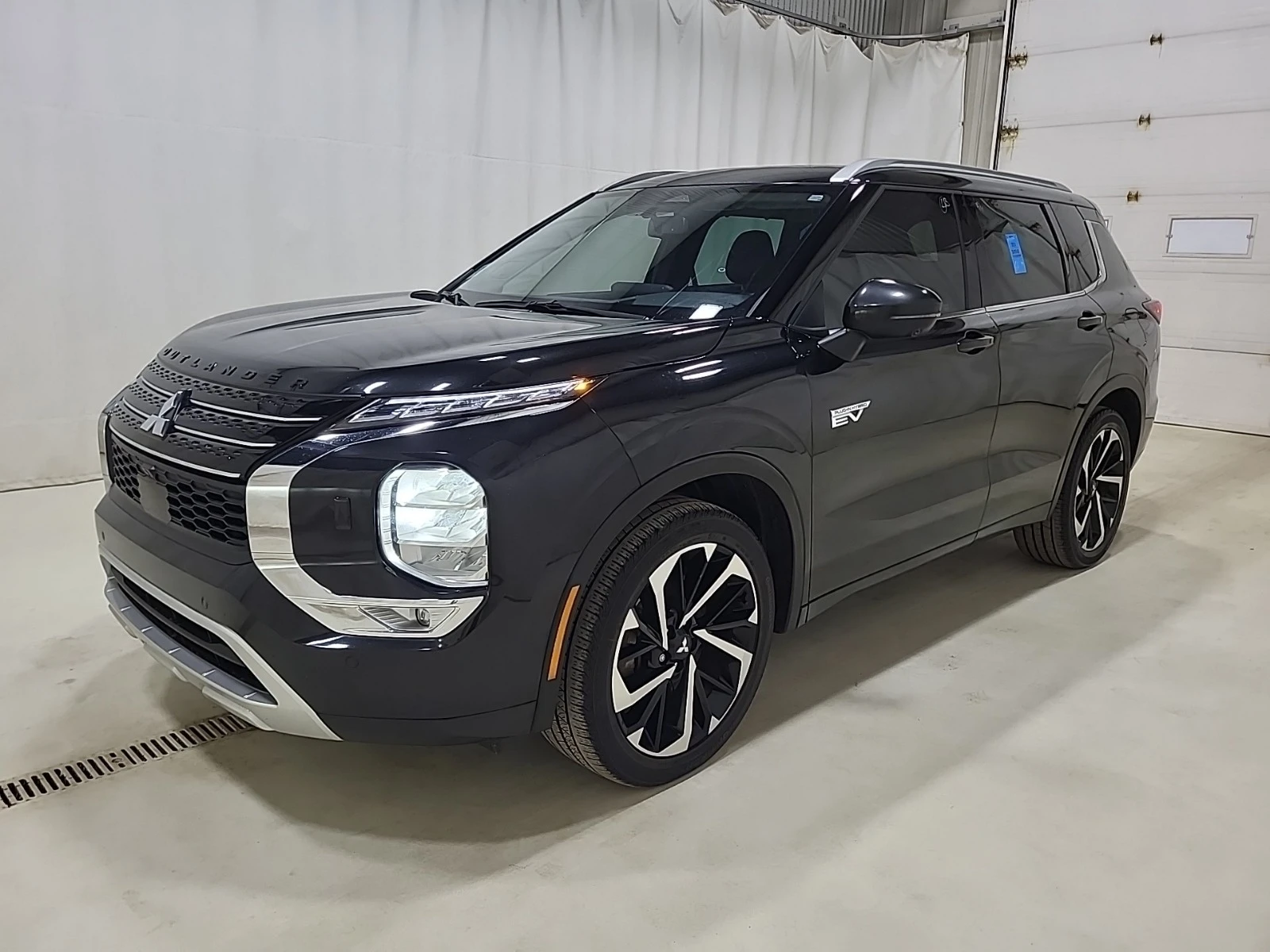 Mitsubishi Outlander * GT* PHEV* AWD* CARFAX*  | Mobile.bg � ����������� 2