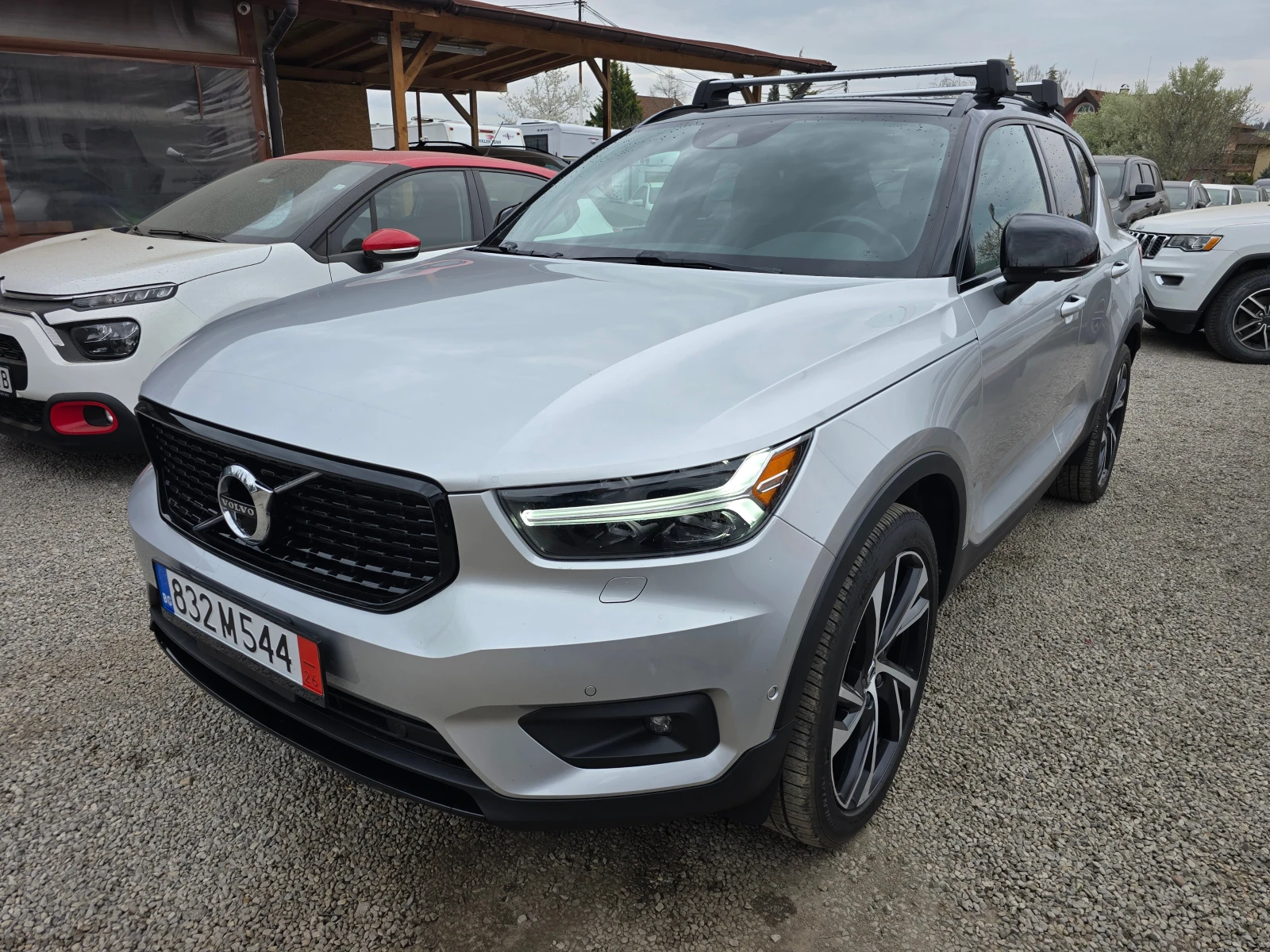 Volvo XC40 R-Design 2.0i/4WD/360-Камера/ Лизинг