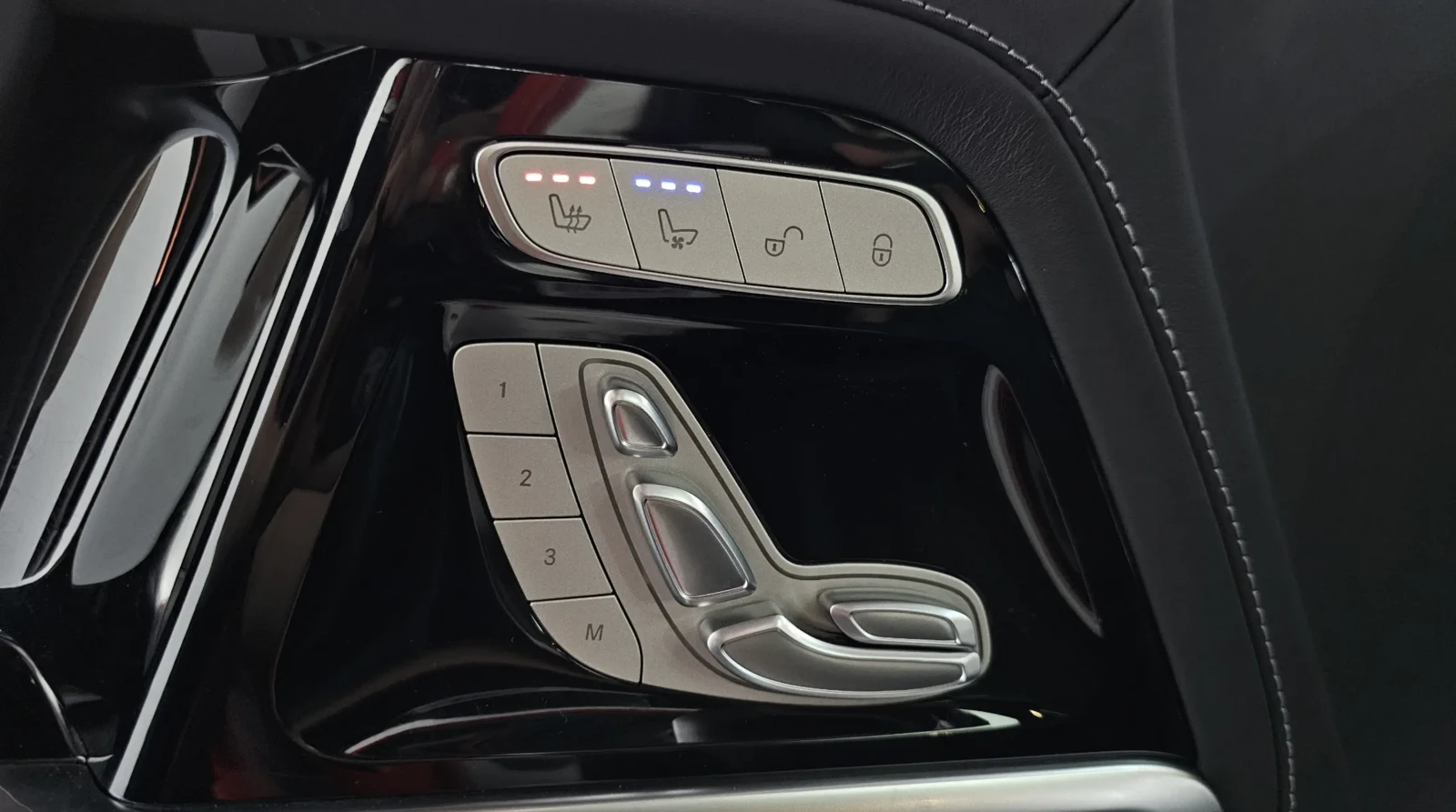 Mercedes-Benz G 63 AMG 360 BURMESTER/CARBON/360 КАМЕРИ/ FULL!, снимка 13 - Автомобили и джипове - 54344592