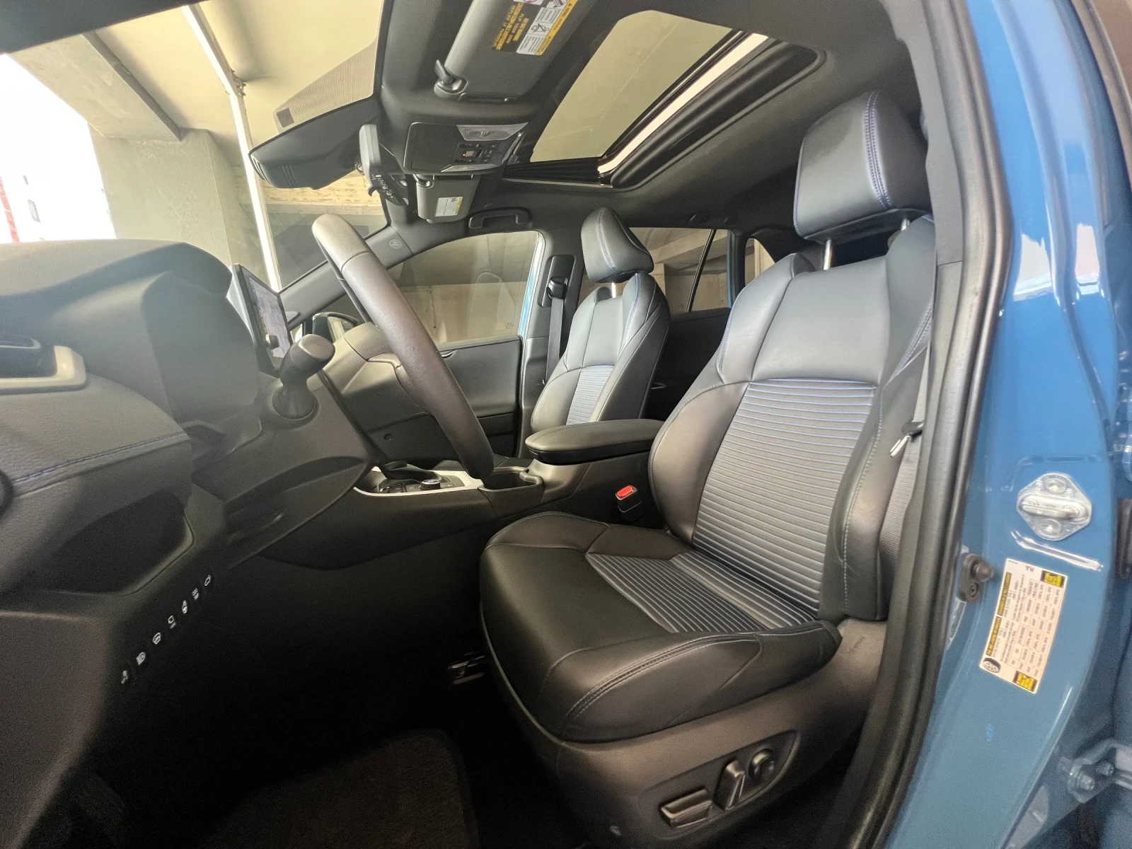 Toyota Rav4 2.5* Хибрид 4x4* 360 КАМЕРИ* НАЛИЧНА, снимка 6 - Автомобили и джипове - 55032839