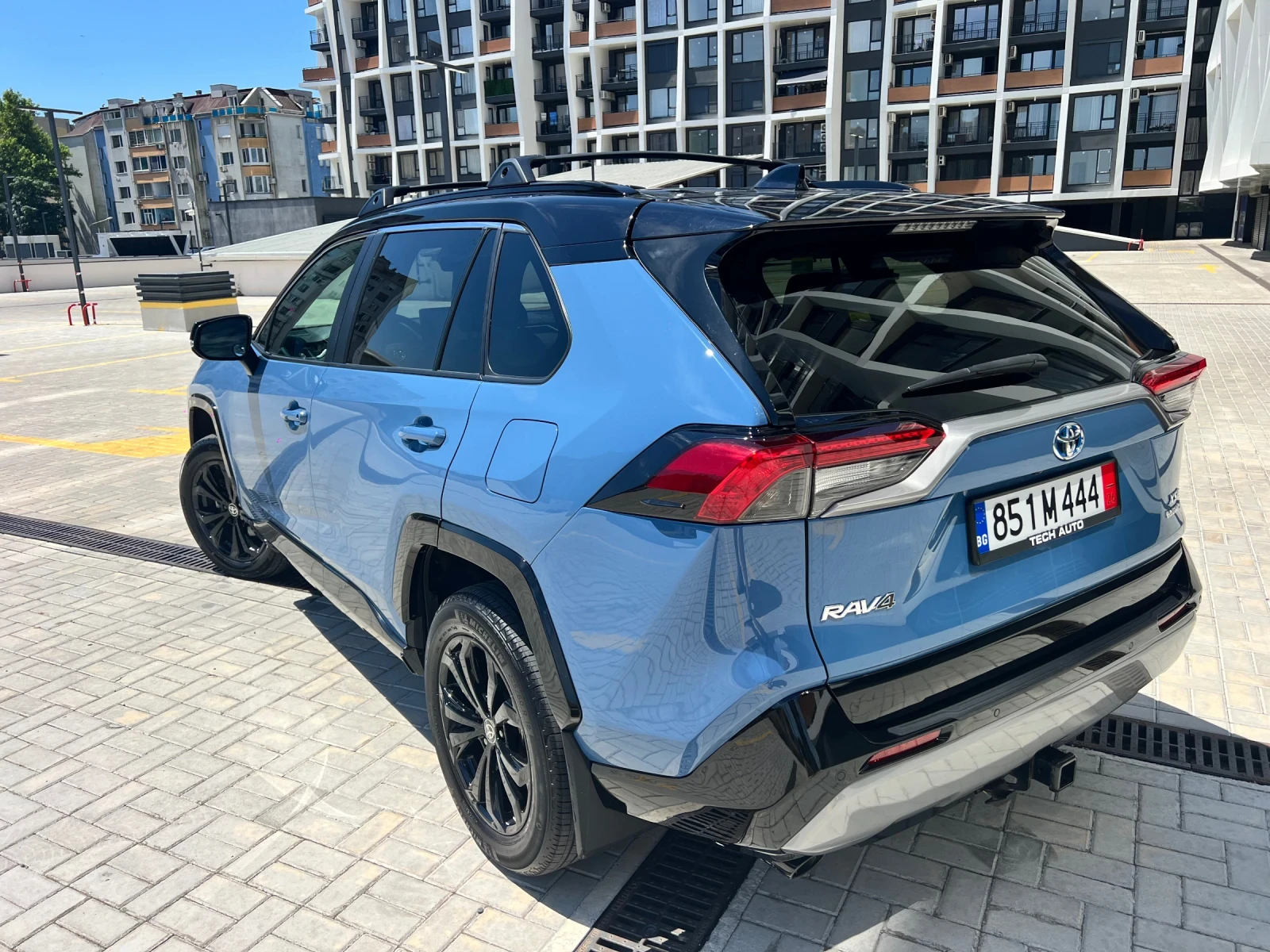 Toyota Rav4 2.5* Хибрид 4x4* 360 КАМЕРИ* НАЛИЧНА, снимка 4 - Автомобили и джипове - 55032839