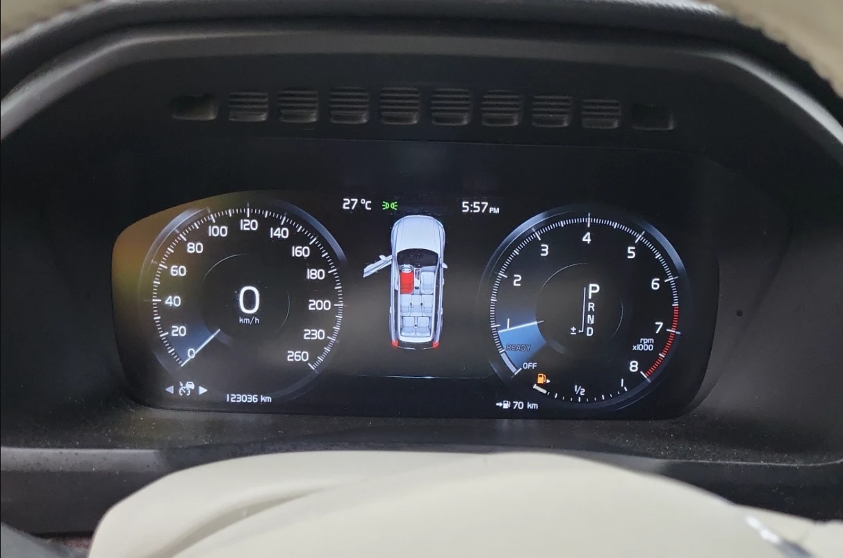 Volvo Xc90 T6* Momentum* AWD* Virtual* Камера* Подгрев, снимка 9 - Автомобили и джипове - 55227100