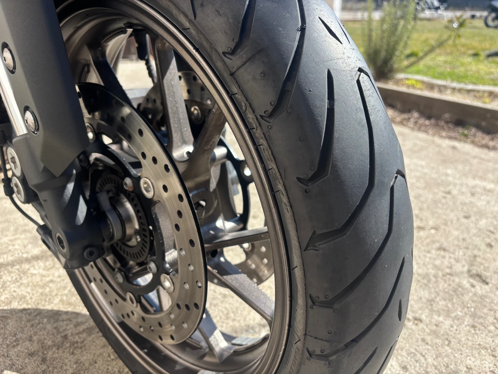 Yamaha Mt-09 900ie, ABS, TCS!, снимка 9 - Мотоциклети и мототехника - 49773210