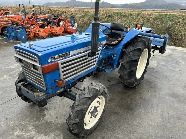 Трактор ISEKI 32 кс, снимка 14 - Селскостопанска техника - 56375593