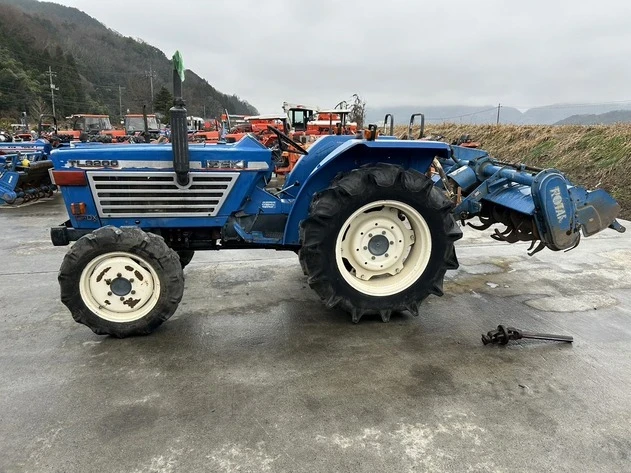 Трактор ISEKI 32 кс, снимка 2 - Селскостопанска техника - 56375593