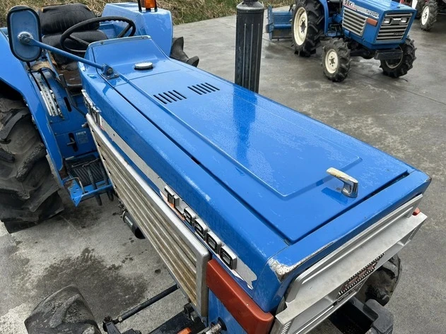Трактор ISEKI 32 кс, снимка 6 - Селскостопанска техника - 56375593