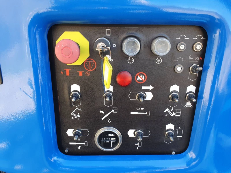 Автовишка Друга марка SNORKEL/UPRIGHT AB 46 RT  4x4, снимка 12 - Индустриална техника - 49706614