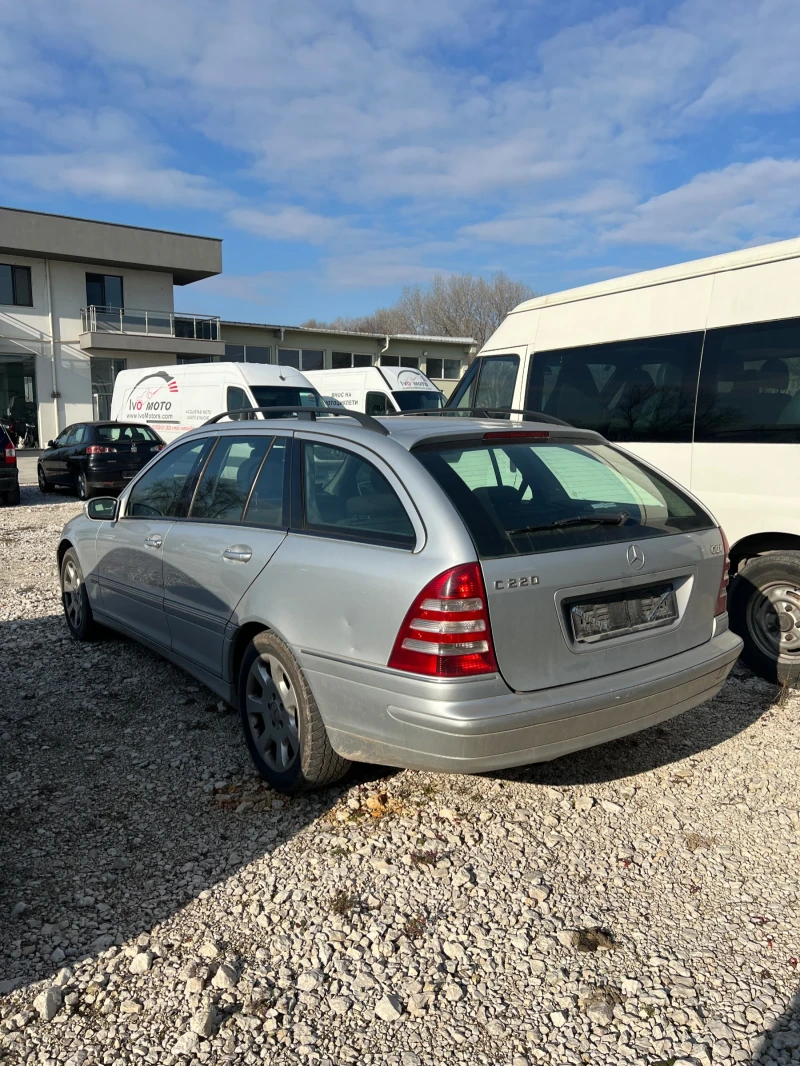 Mercedes-Benz C 220, снимка 4 - Автомобили и джипове - 49055907