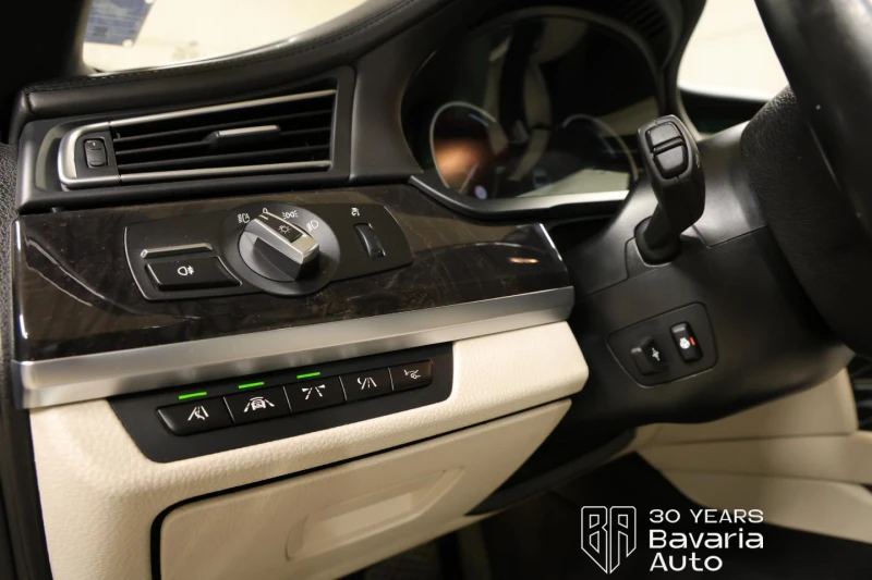 BMW 750 xDrive M Sport Paket, снимка 7 - Автомобили и джипове - 51424938