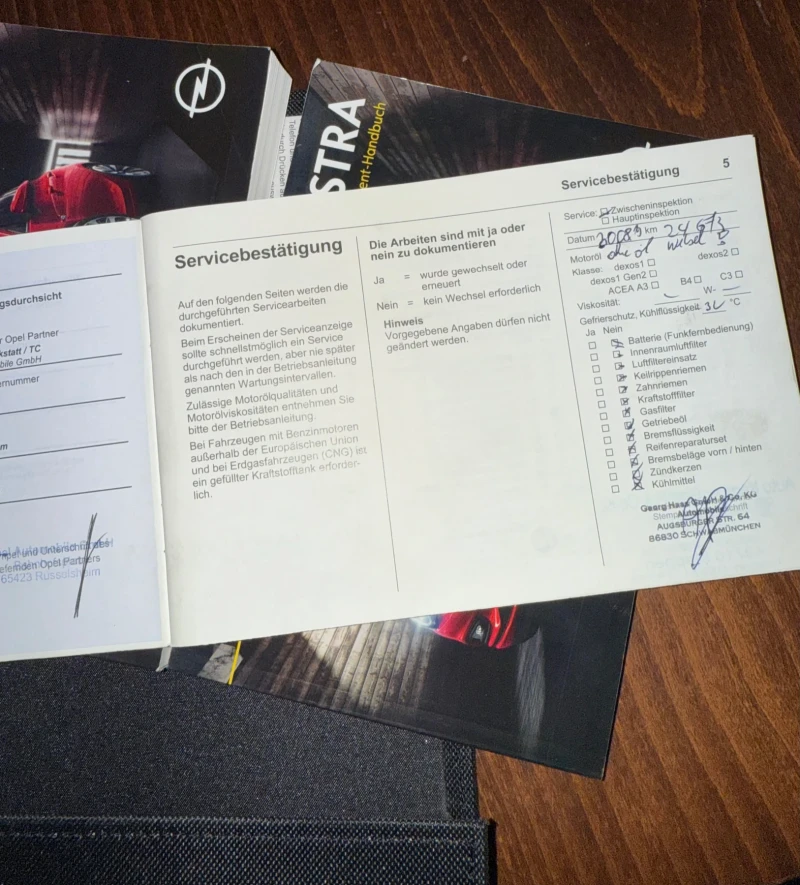 Opel Astra 1.6 CDTI, снимка 13 - Автомобили и джипове - 51570875