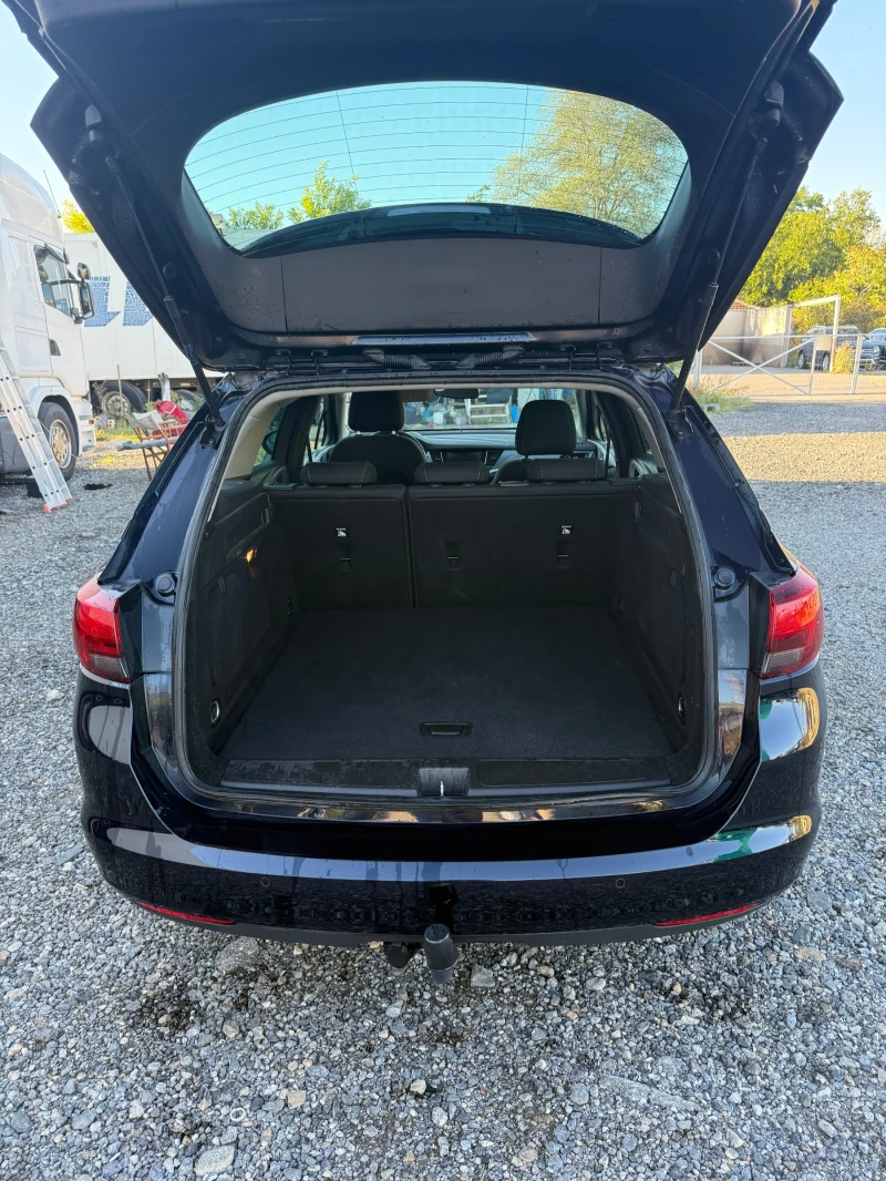 Opel Astra 1.6 CDTI, снимка 12 - Автомобили и джипове - 51570875