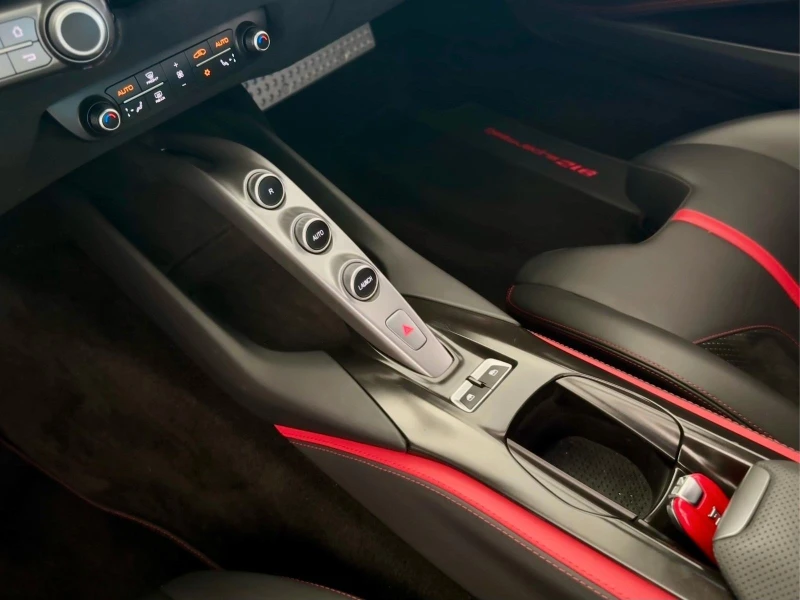 Ferrari 812 Superfast /LIFT/CARBON/CAMERA/CERAMIC/JBL/, снимка 16 - Автомобили и джипове - 52235722