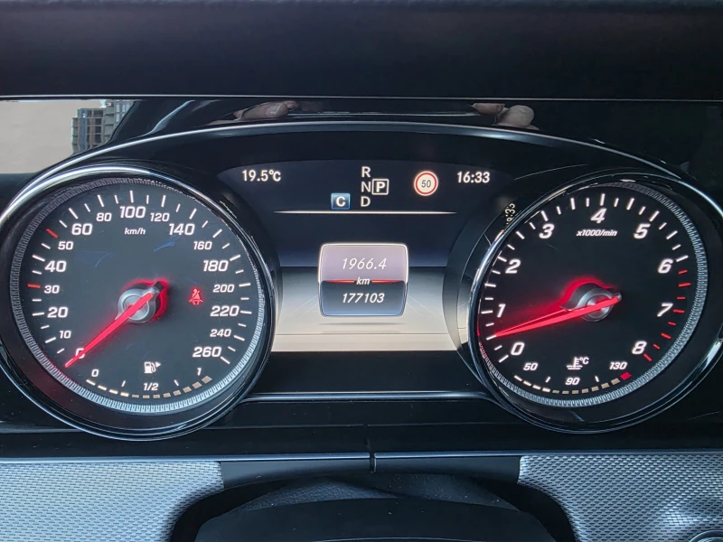 Mercedes-Benz E 400 4Matic AMG Лизинг, снимка 17 - Автомобили и джипове - 52294150