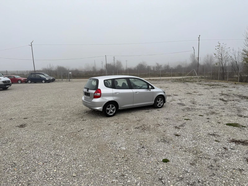 Honda Jazz 1.3 i, снимка 8 - Автомобили и джипове - 52937761